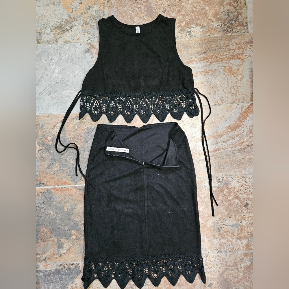 Elegant Black Lace Trim Skirt Set - Picture 2 of 7